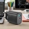 20W hleðslutæki með USB-A & USB-C tengi ásamt USB-C í Lightning hleðslusnúru sem fylgir með