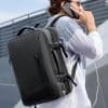 Expandos er þrískiptur 22-36 lítra stækkanlegur bakpoki fyrir 15,6" - 17,3" fartölvur, 11" spjaldtölvur, hágæða YKK rennilásar, USB-A og USB-C raufar til að hlaða snjalltækin á ferðinni
